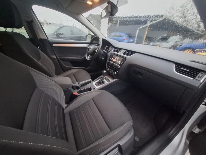 Skoda Octavia 1.5 TSI / 7 DSG, снимка 8 - Автомобили и джипове - 52569083