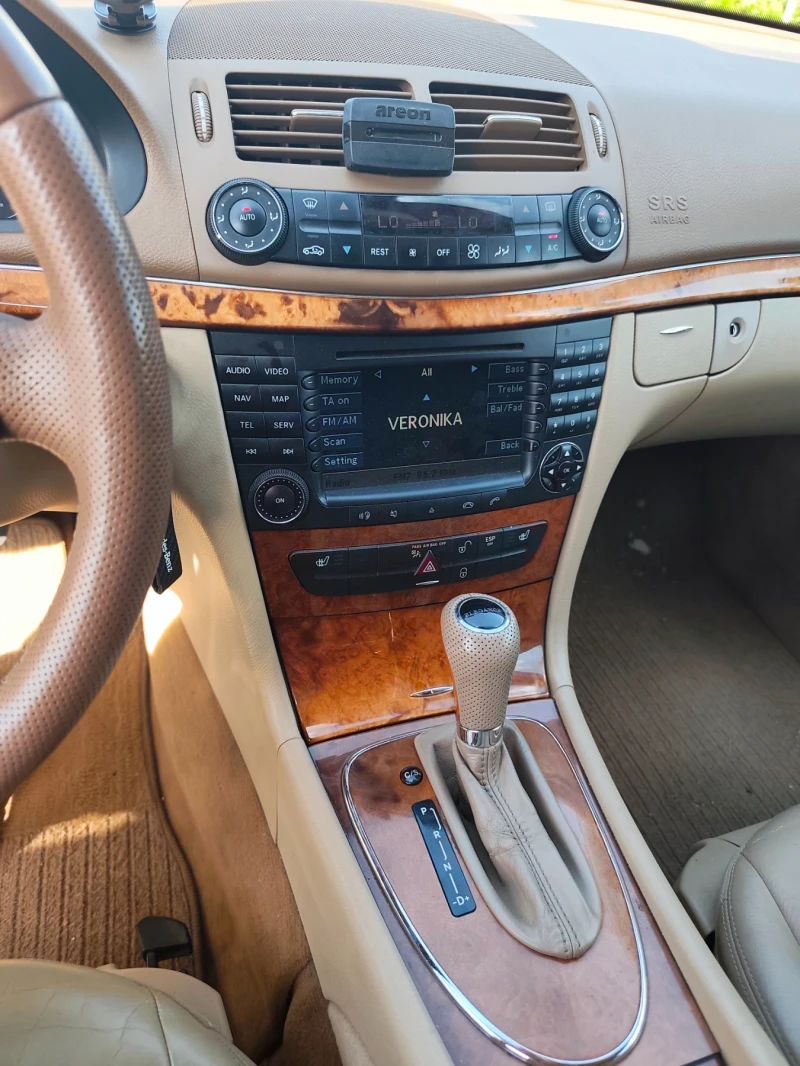 Mercedes-Benz E 280, снимка 10 - Автомобили и джипове - 52578757