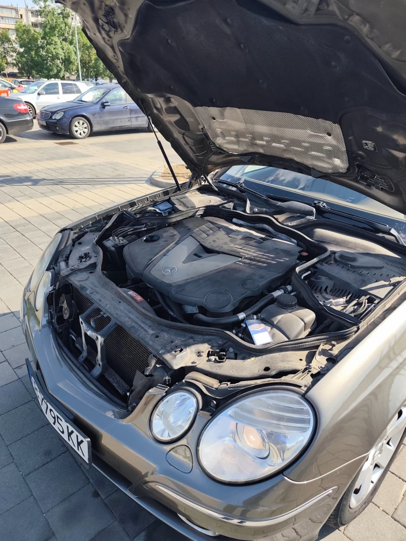 Mercedes-Benz E 280, снимка 14 - Автомобили и джипове - 52578757