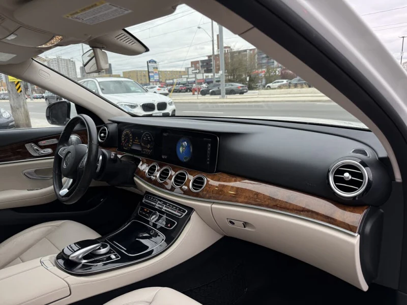 Mercedes-Benz E 300 4MATIC/DIGITAL/KEYLESS/AMG/BURMESTER/, снимка 11 - Автомобили и джипове - 52650739