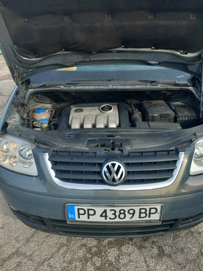 VW Touran, снимка 3 - Автомобили и джипове - 52659848