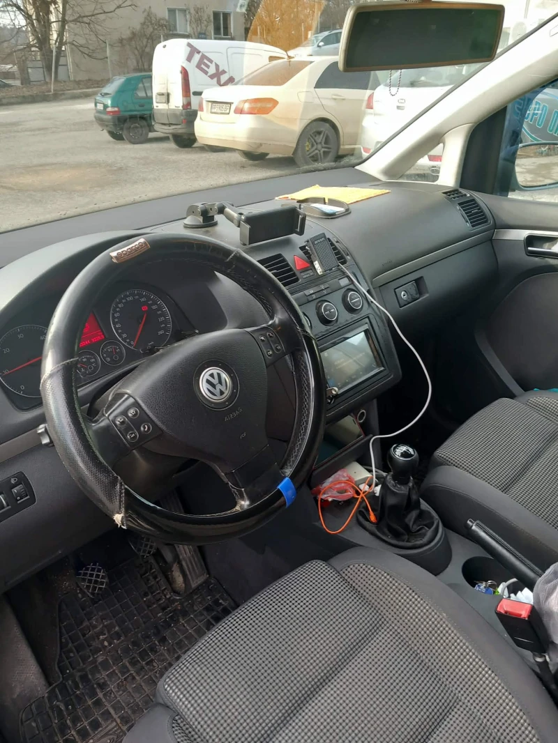 VW Touran, снимка 2 - Автомобили и джипове - 52659848