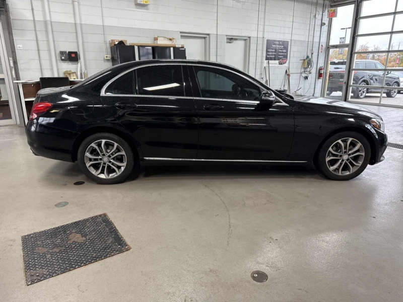 Mercedes-Benz C 300 2.0L 4MATIC, снимка 3 - Автомобили и джипове - 52712732