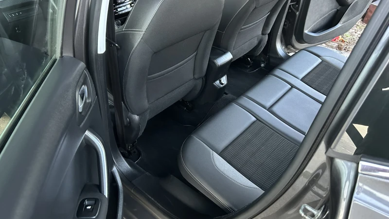 Peugeot 2008 1.2* Allure* Автомат* Camera* NAVI* Кожа* EURO6* F, снимка 10 - Автомобили и джипове - 52740880