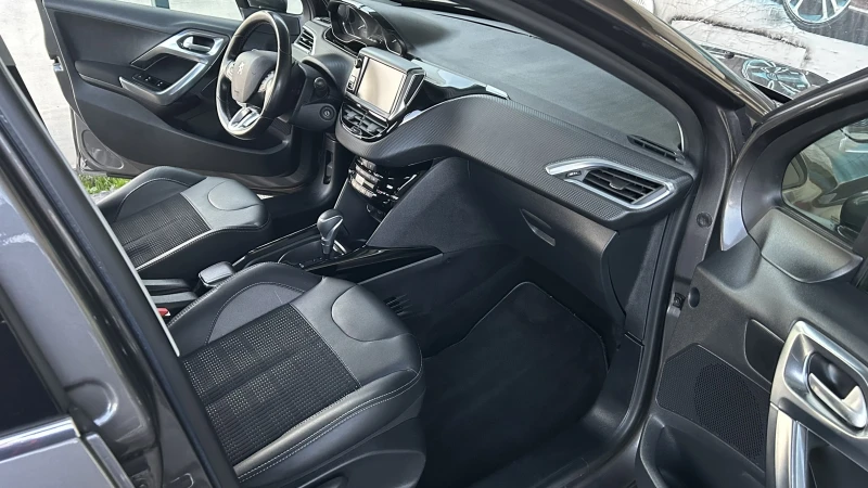 Peugeot 2008 1.2* Allure* Автомат* Camera* NAVI* Кожа* EURO6* F, снимка 13 - Автомобили и джипове - 52740880