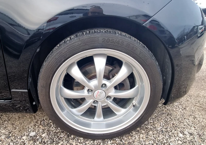 Toyota Yaris 1.8vvt-i sport 133k.c., снимка 15 - Автомобили и джипове - 53269953