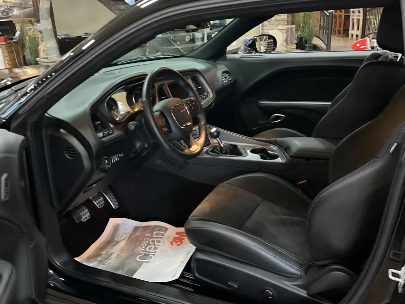 Dodge Challenger 6.4L 8cyl Rear Wheel Drive, снимка 9 - Автомобили и джипове - 53539304