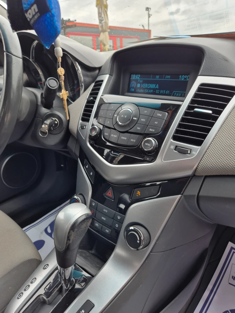 Chevrolet Cruze 1.8 i Газ  🔝, снимка 14 - Автомобили и джипове - 53563819