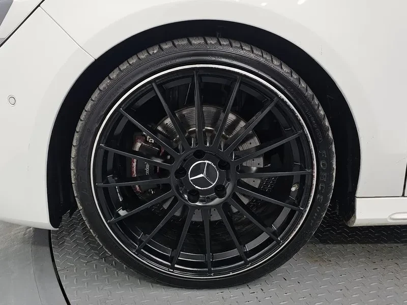 Mercedes-Benz CLA 2.5, снимка 5 - Автомобили и джипове - 54287760