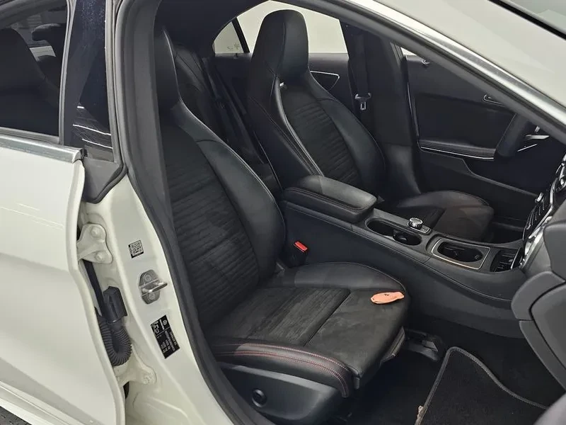 Mercedes-Benz CLA 2.5, снимка 11 - Автомобили и джипове - 54287760