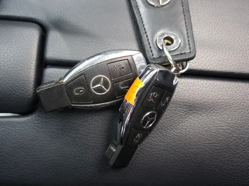 Mercedes-Benz E 220 BlueTEC - САМО 30% АВАНС, снимка 17 - Автомобили и джипове - 55800259