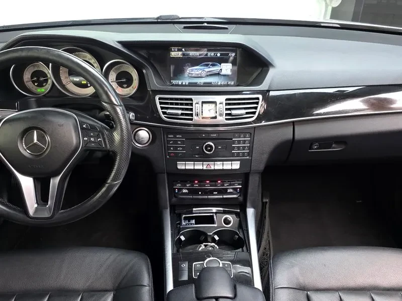 Mercedes-Benz E 220 BlueTEC - САМО 30% АВАНС, снимка 7 - Автомобили и джипове - 55800259