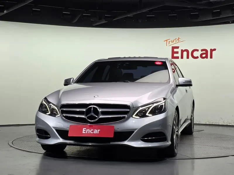Mercedes-Benz E 220 BlueTEC - САМО 30% АВАНС, снимка 3 - Автомобили и джипове - 55800259