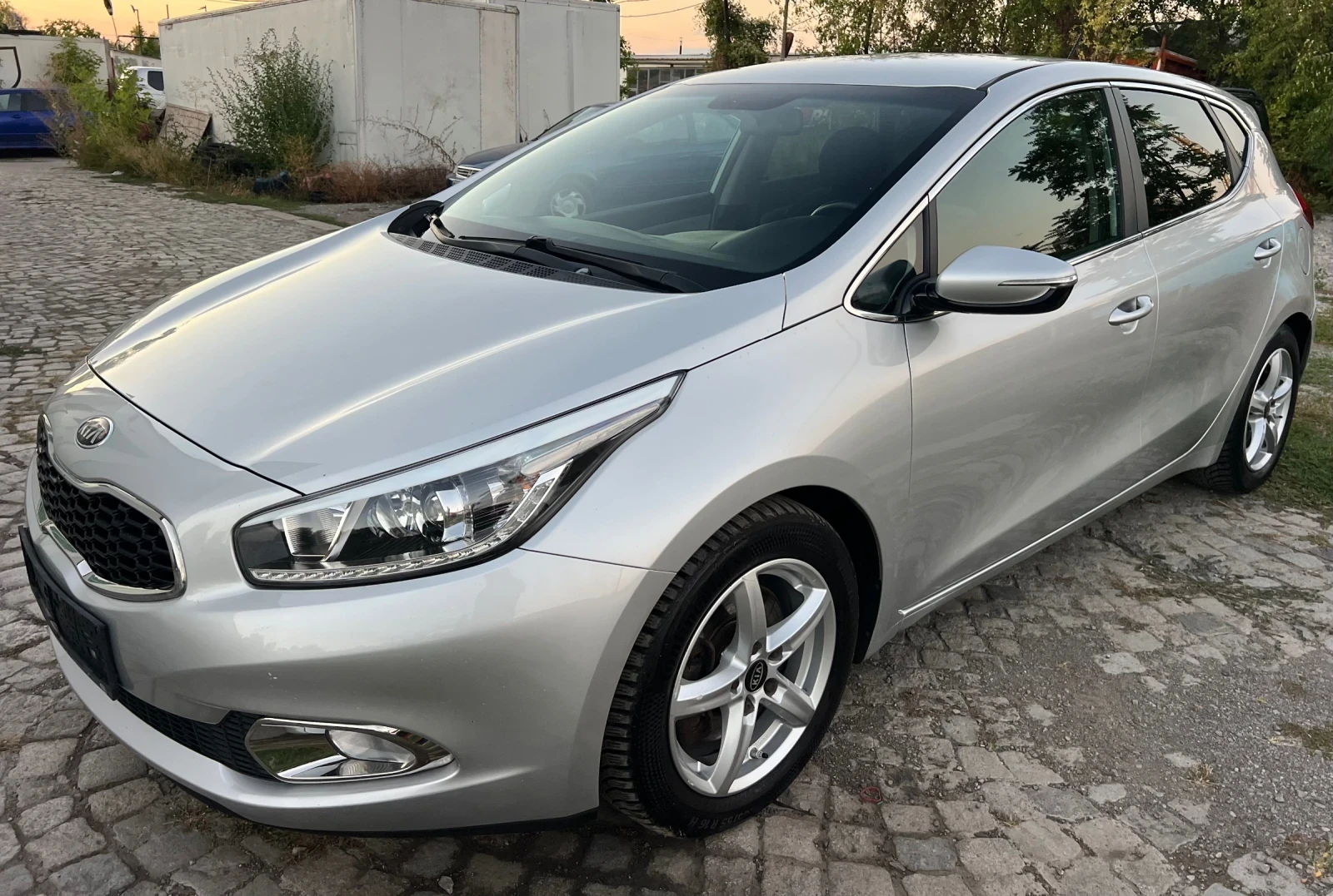 Kia Ceed 1.6 CRDi//128Кс//Авкоматик//Дигитално табло, снимка 1