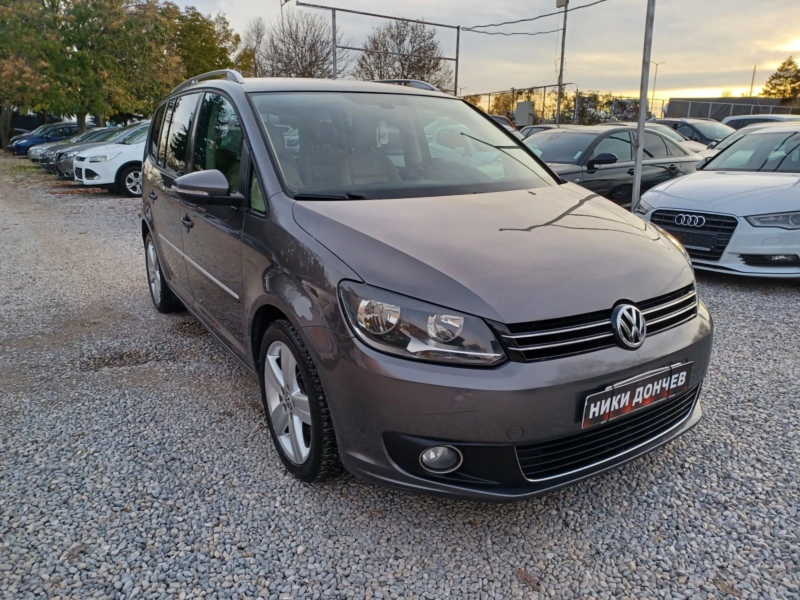 VW Touran 2.0-140 TDI!AVTOMAT! KOJA! F-1 на волана!Подгрев  - изображение 3