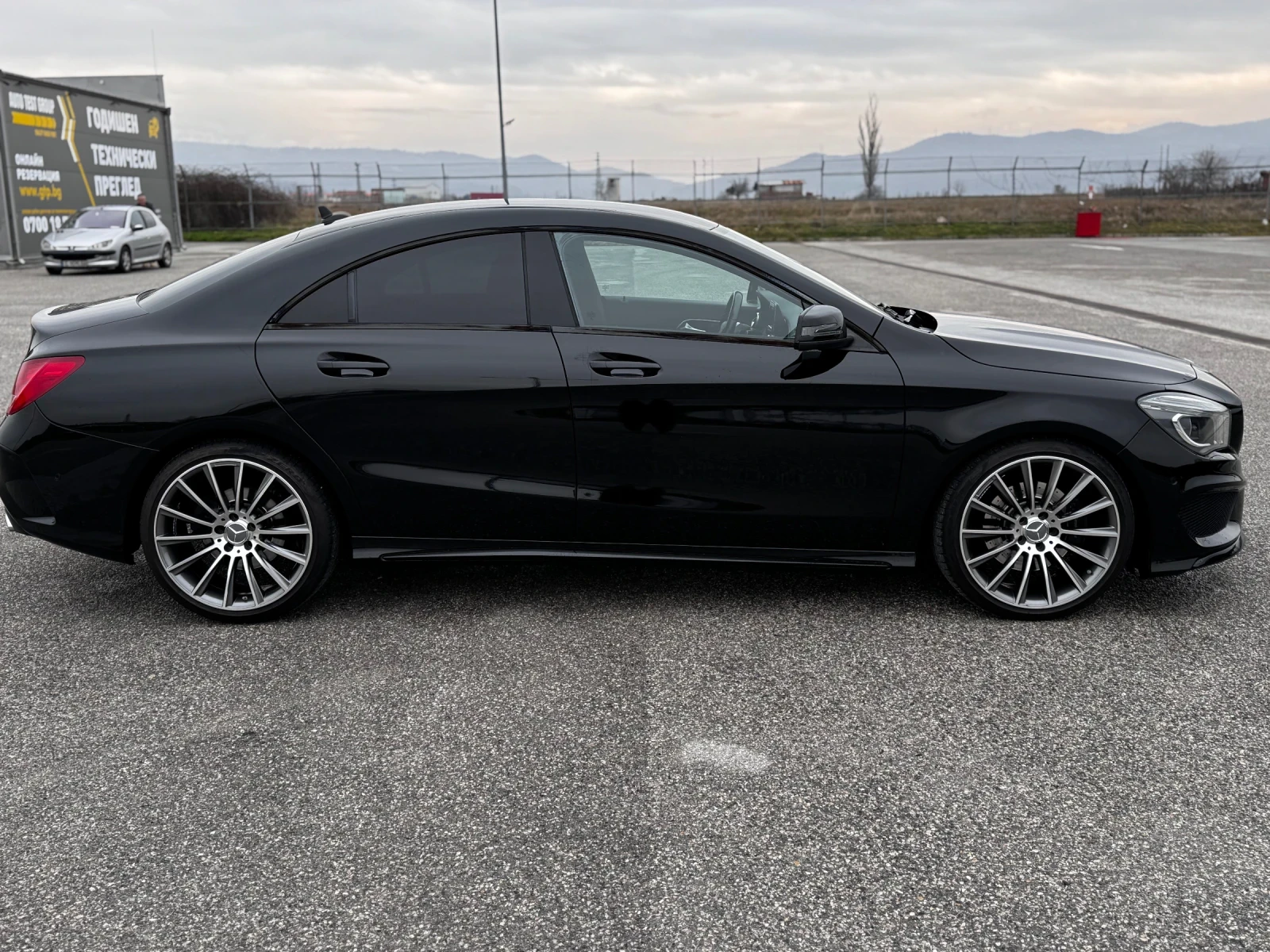 Mercedes-Benz CLA 220 AMG / DISTRONIC / 4-MATIC  - изображение 3