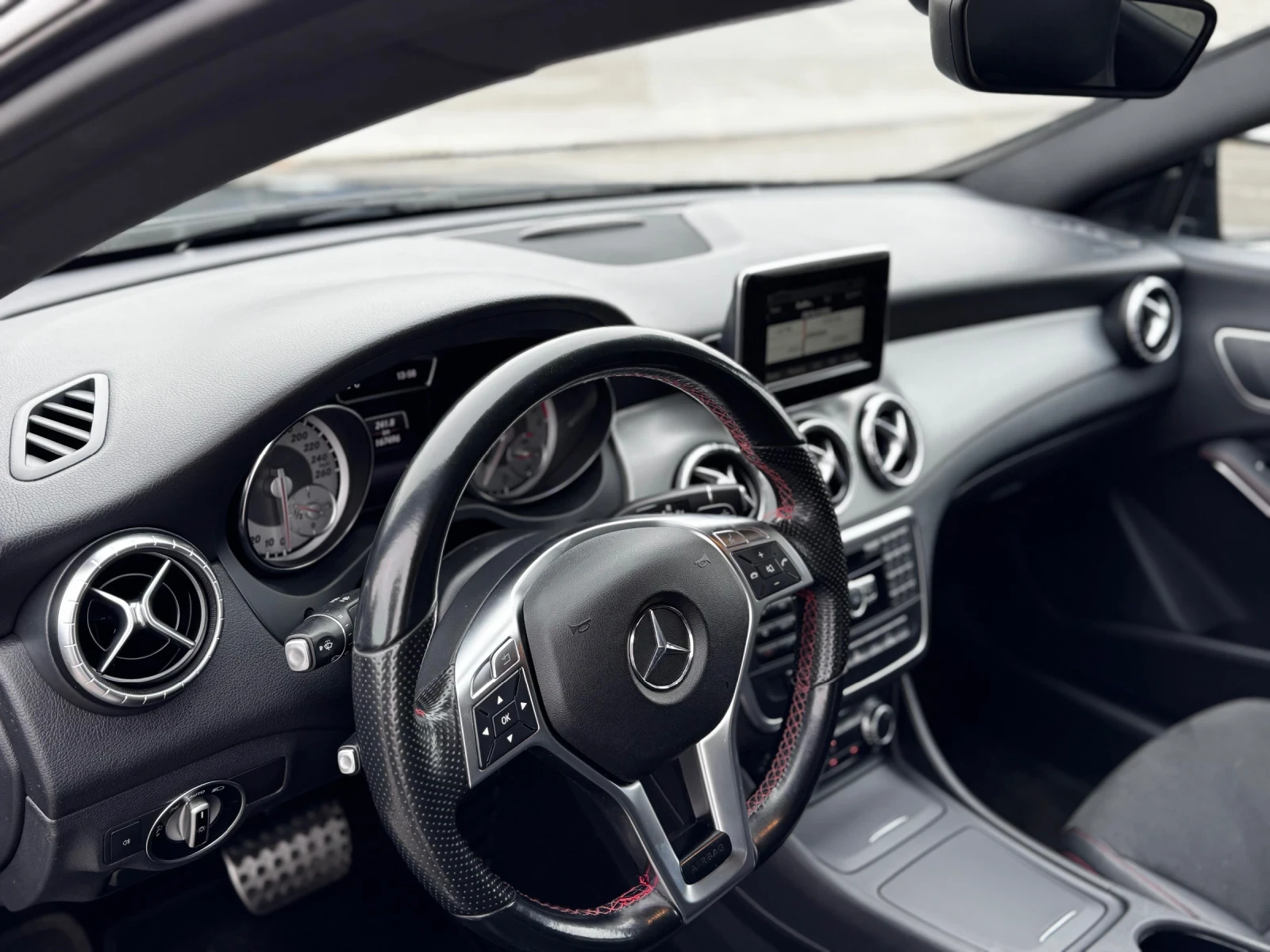 Mercedes-Benz CLA 220 AMG / DISTRONIC / 4-MATIC  - изображение 7