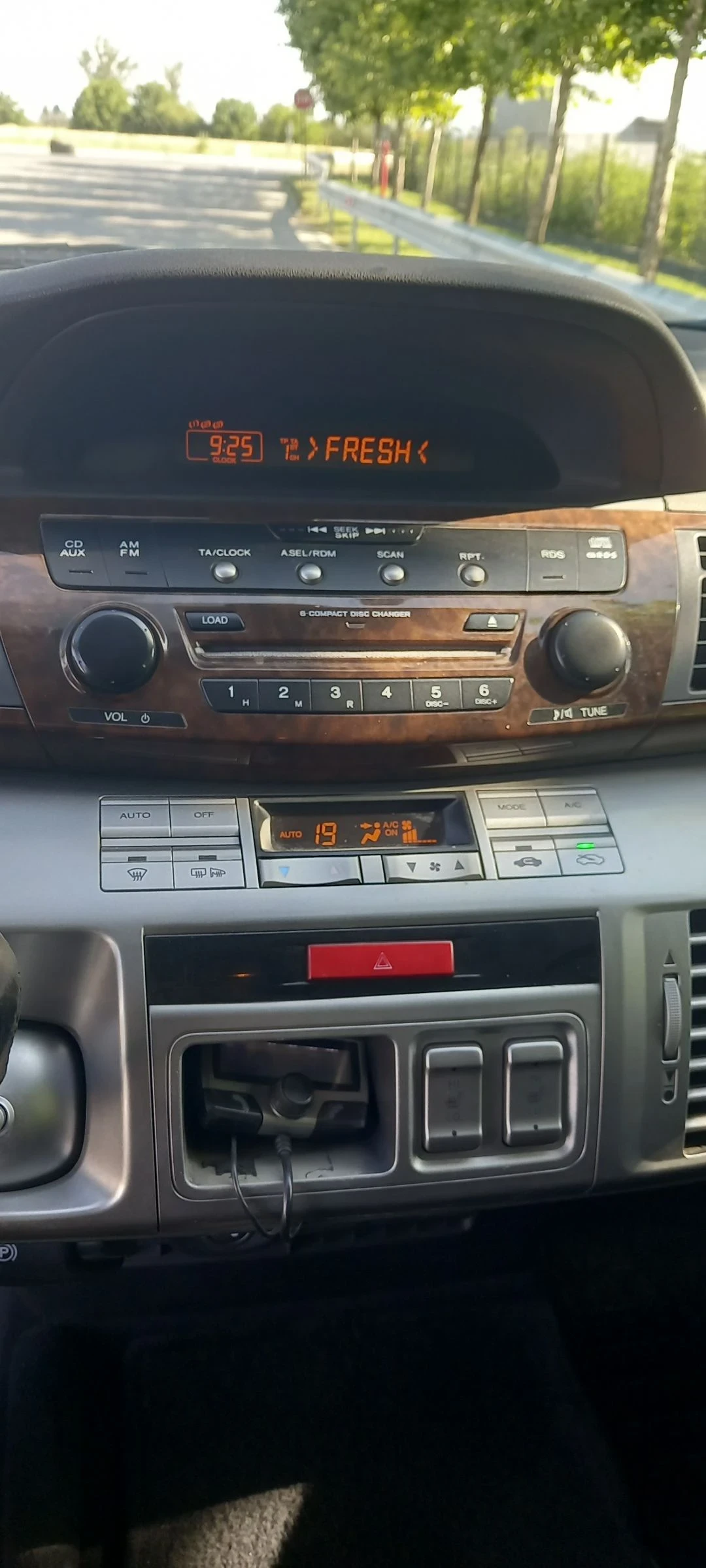 Honda Fr-v 2.2 - изображение 8