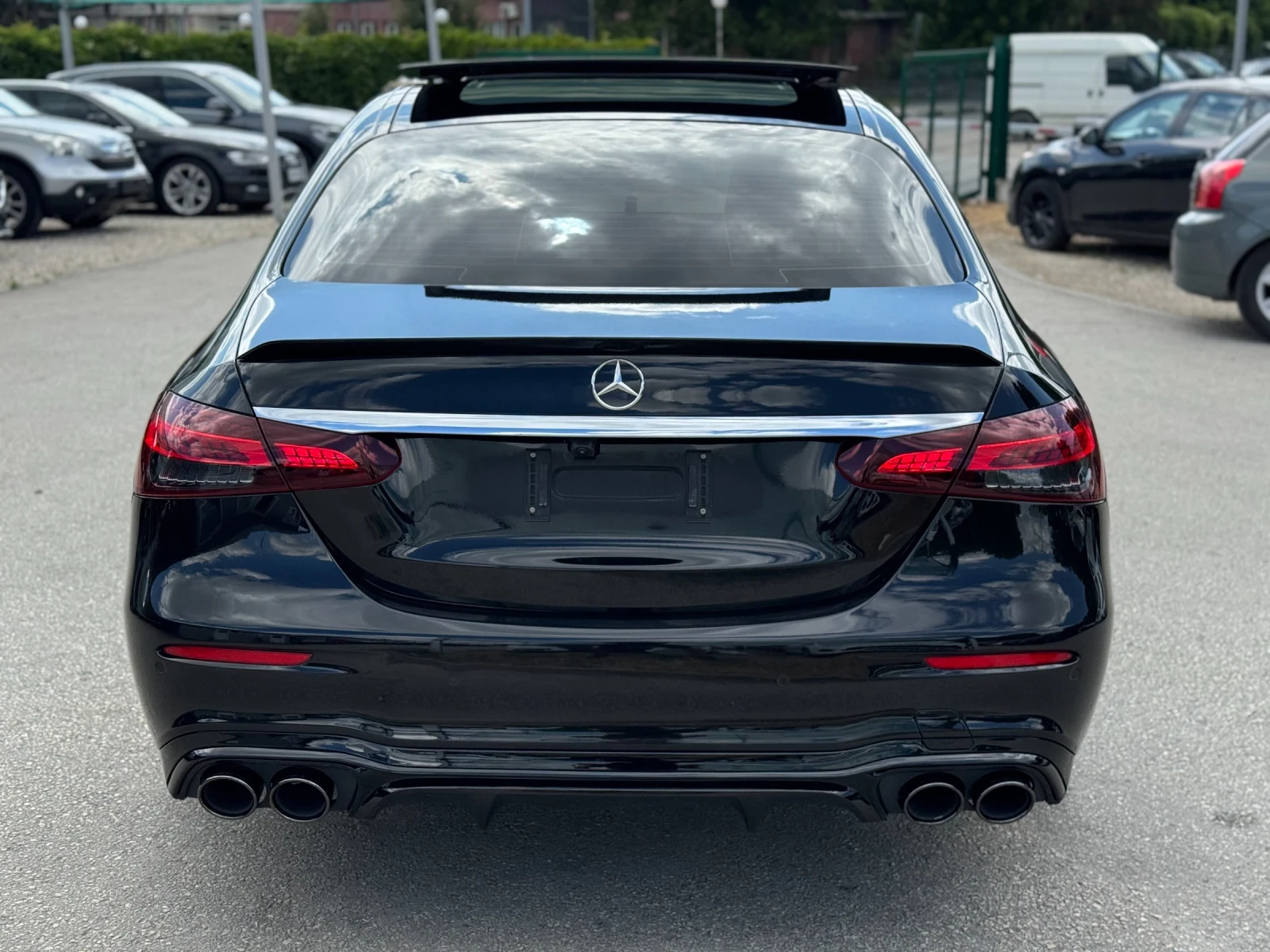 Mercedes-Benz E 220 AMG  - изображение 4