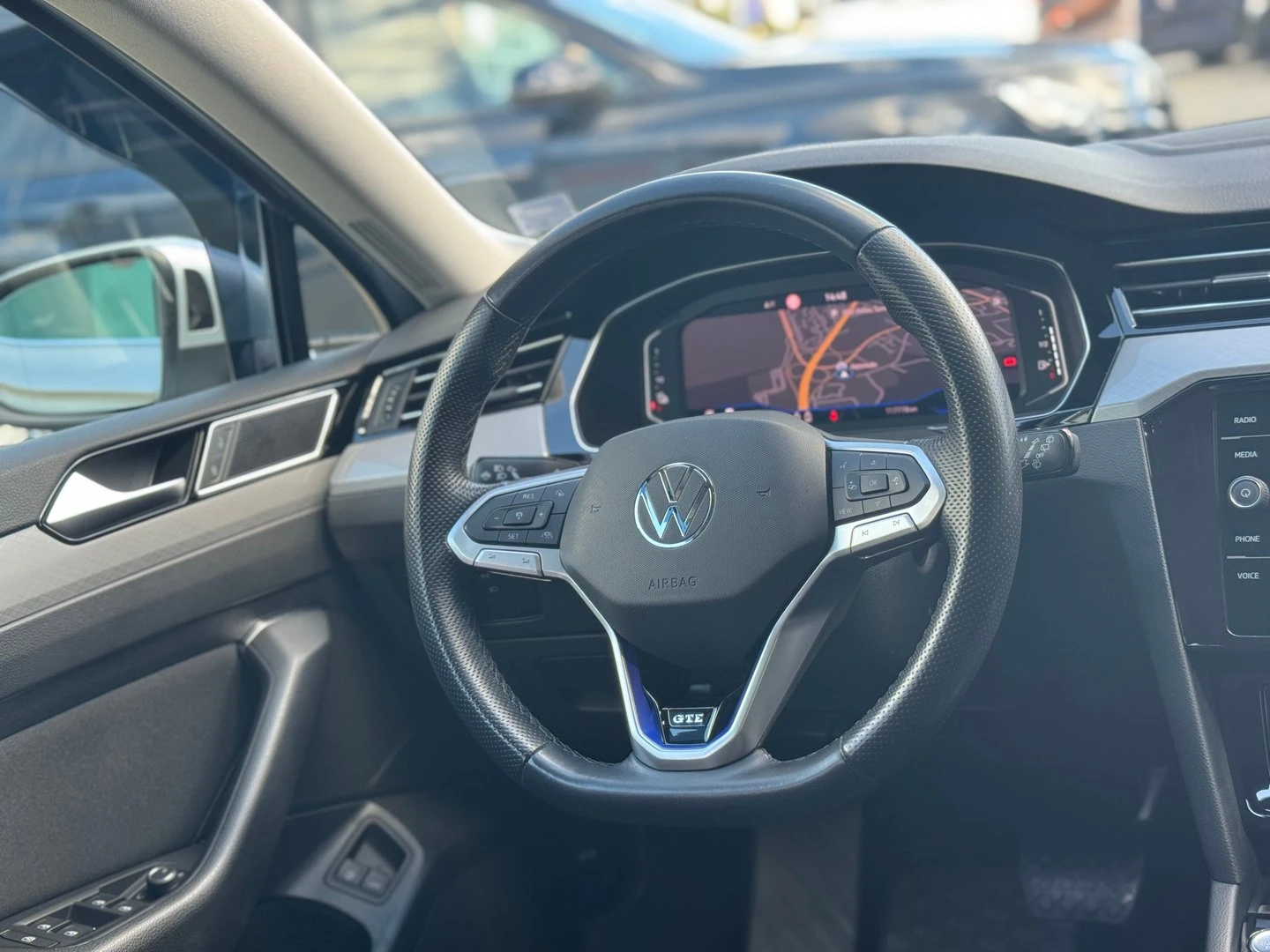 VW Passat VW Passat Var GTE Plug-In-Hybrid 1.4 TSI - изображение 9