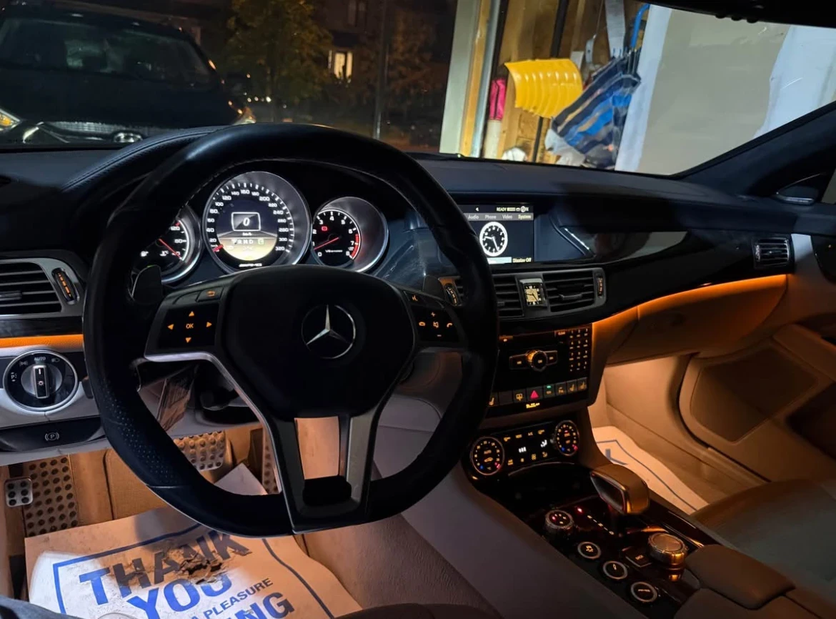 Mercedes-Benz CLS 63 AMG ВСИЧКИ ЕКСТРИ * * CARFAX * * АВТО КРЕДИТ - изображение 5