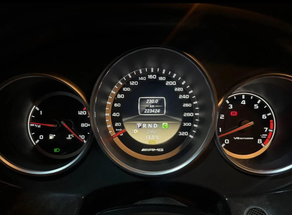 Mercedes-Benz CLS 63 AMG ВСИЧКИ ЕКСТРИ * * CARFAX * * АВТО КРЕДИТ - изображение 6
