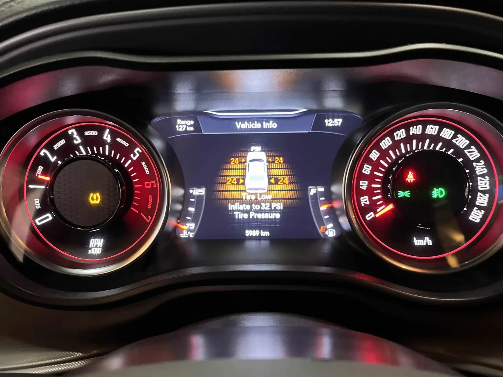 Dodge Challenger 6.4L 8cyl Rear Wheel Drive - изображение 5