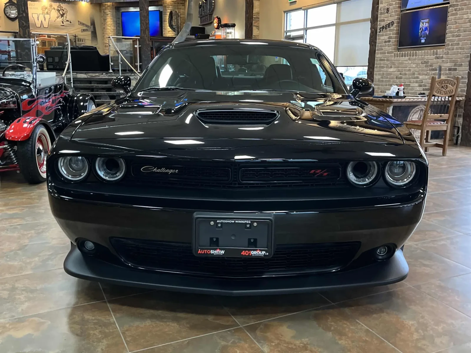 Dodge Challenger 6.4L 8cyl Rear Wheel Drive - изображение 2