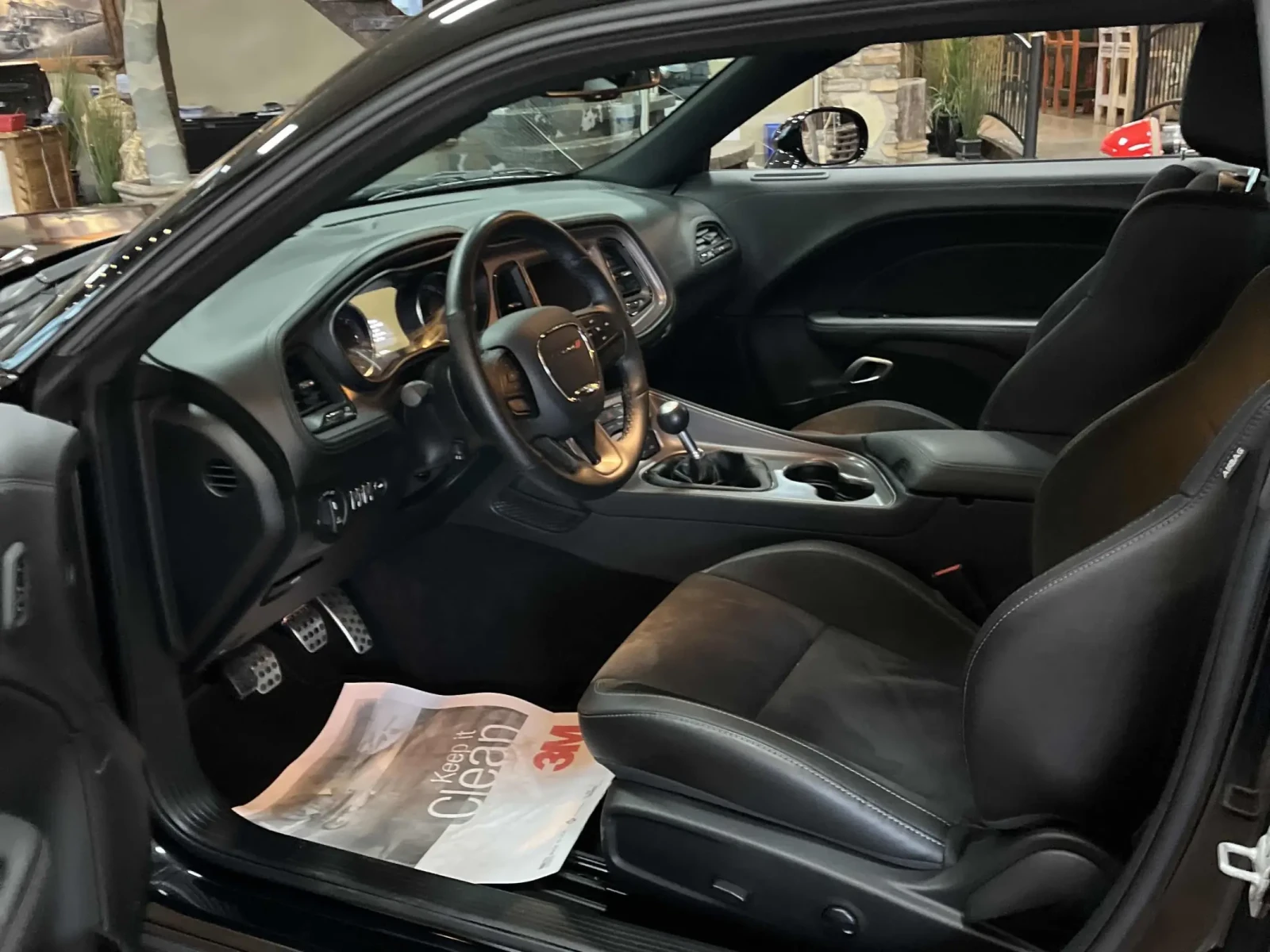 Dodge Challenger 6.4L 8cyl Rear Wheel Drive - изображение 9