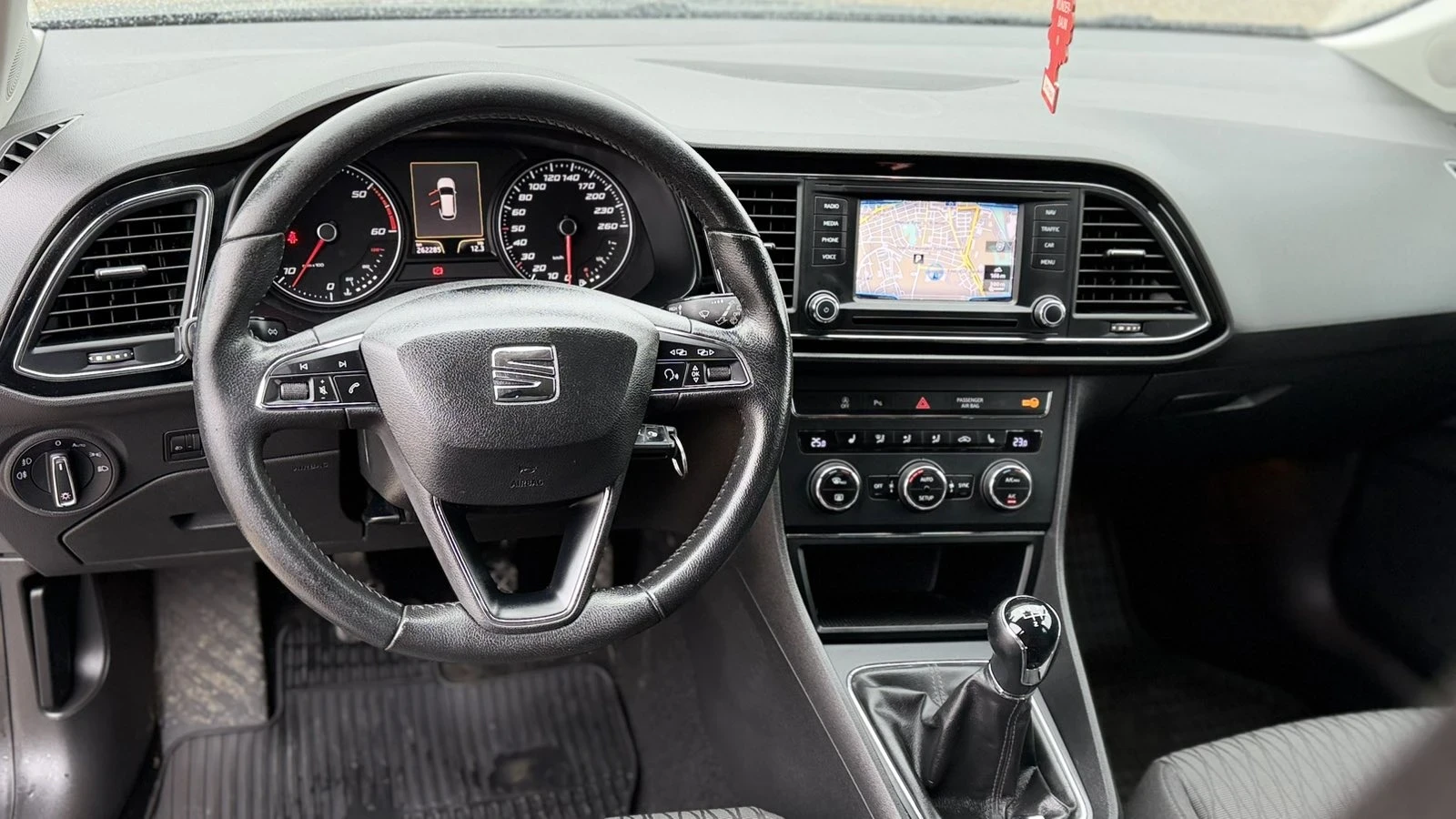 Seat Leon 1.6 TDI - изображение 7