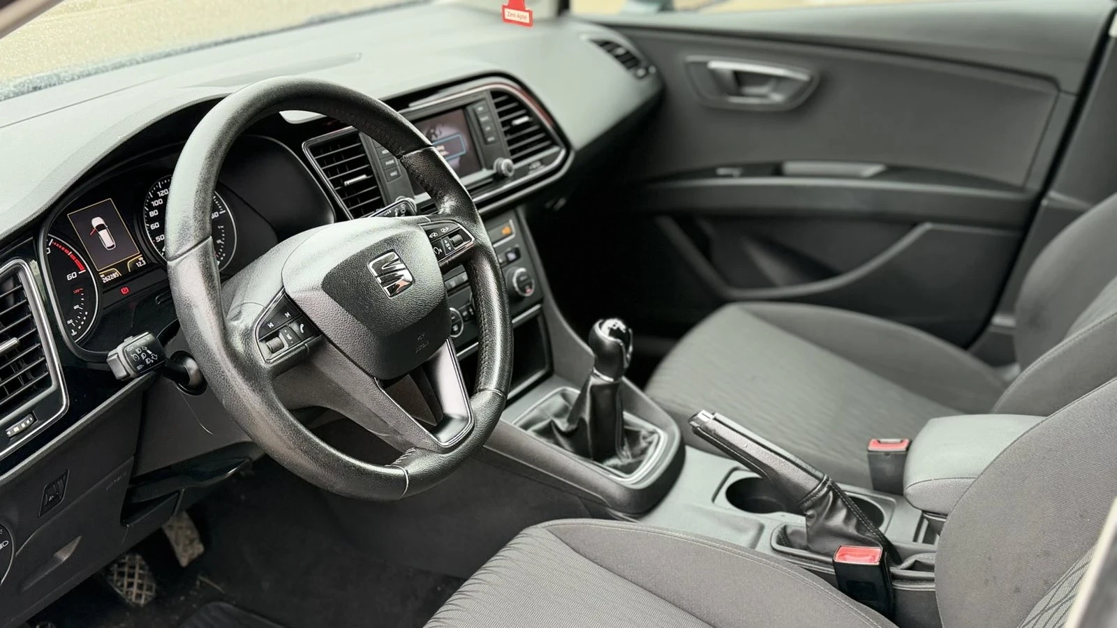 Seat Leon 1.6 TDI - изображение 8