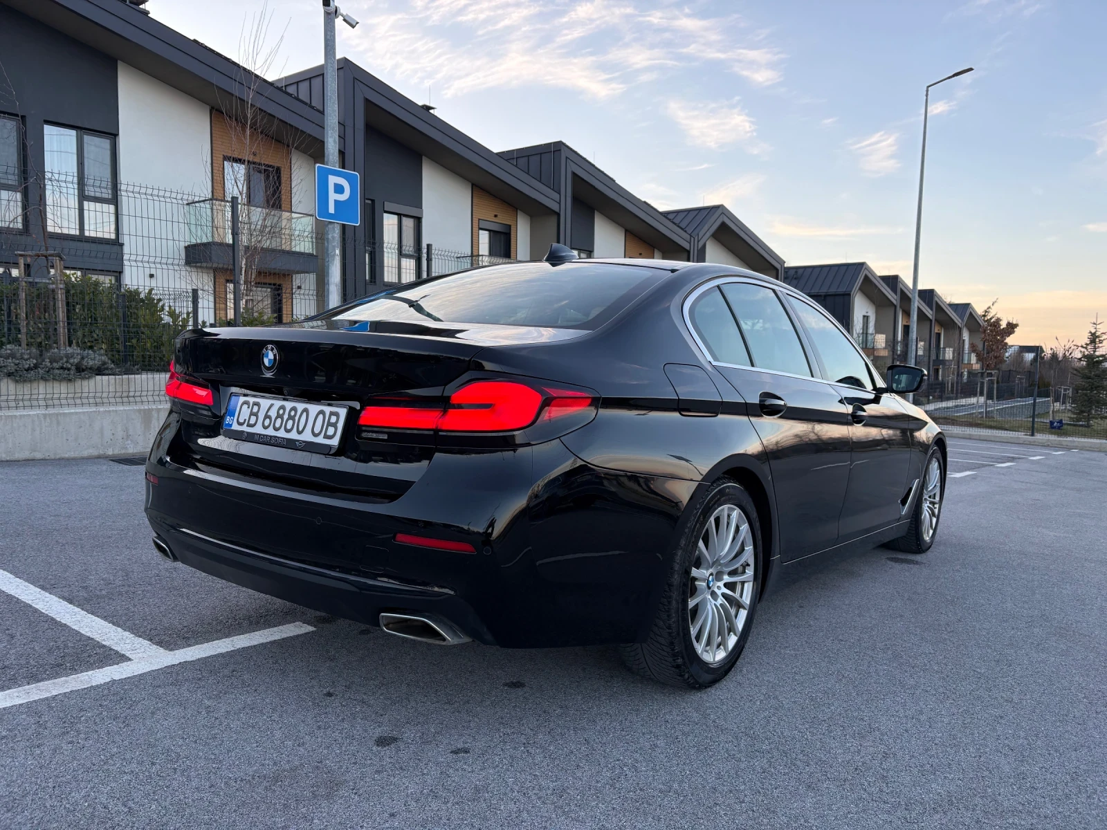 BMW 520 в гаранция до май 2026, снимка 3 - Автомобили и джипове - 53786569