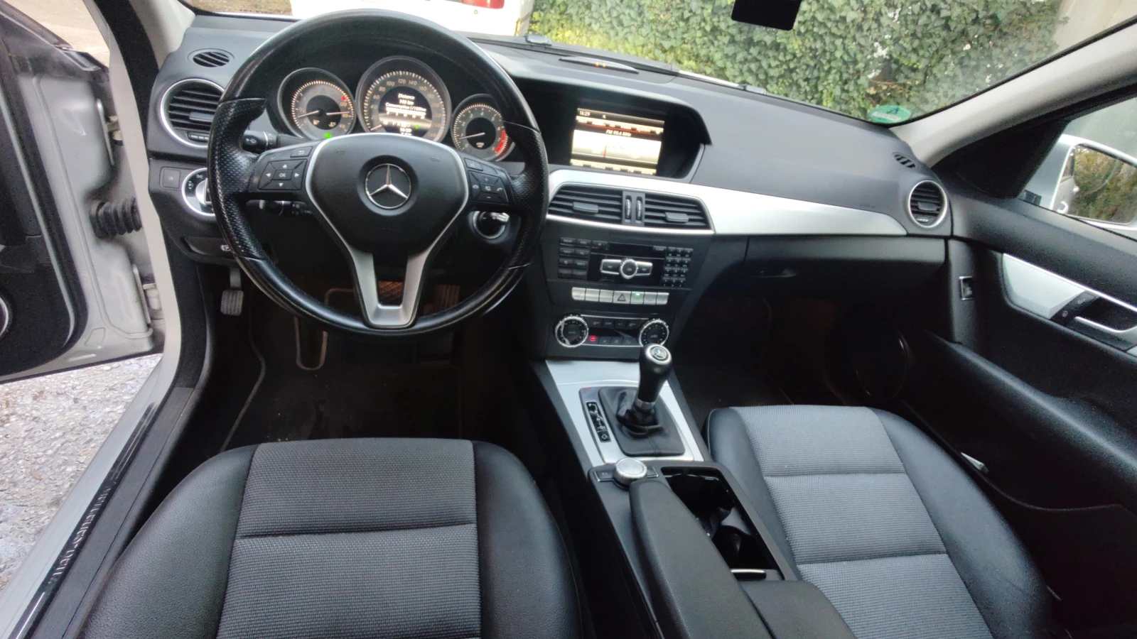 Mercedes-Benz C 200, снимка 17 - Автомобили и джипове - 54357165