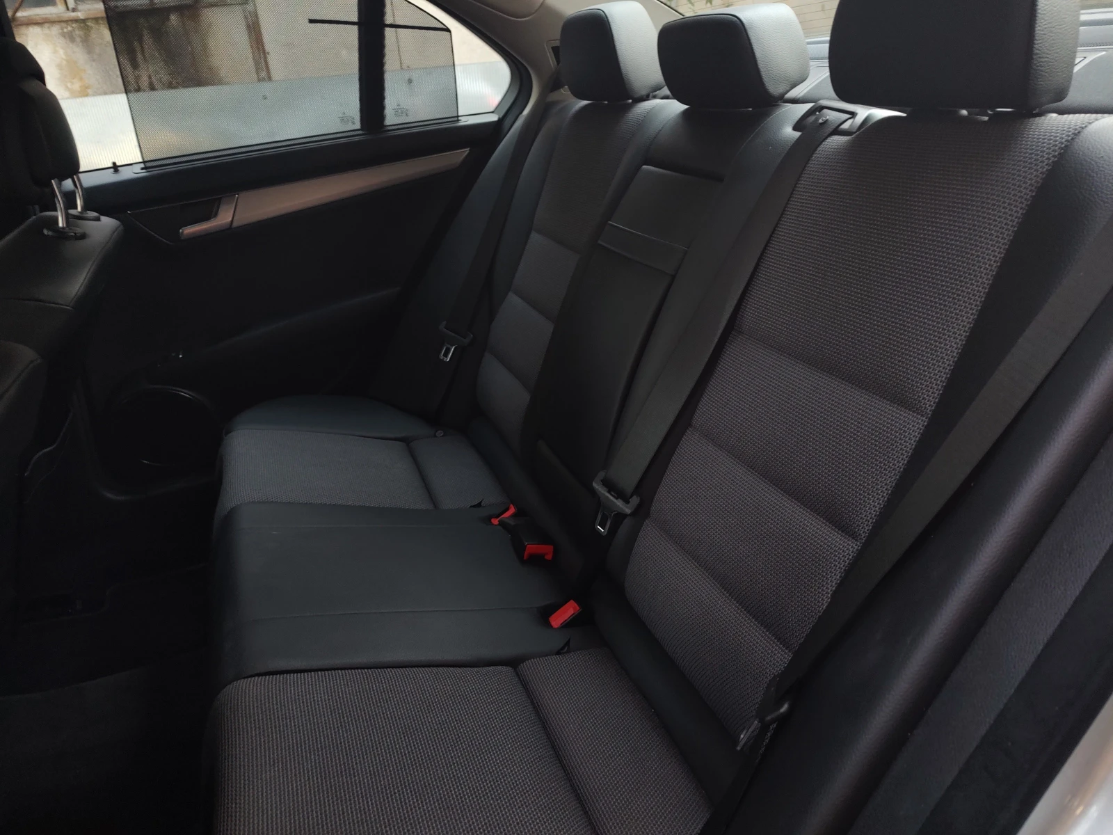 Mercedes-Benz C 200, снимка 14 - Автомобили и джипове - 54357165