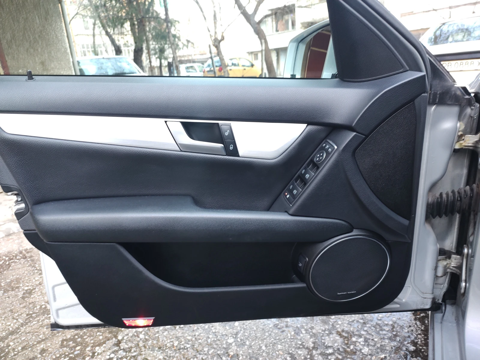 Mercedes-Benz C 200, снимка 7 - Автомобили и джипове - 54357165