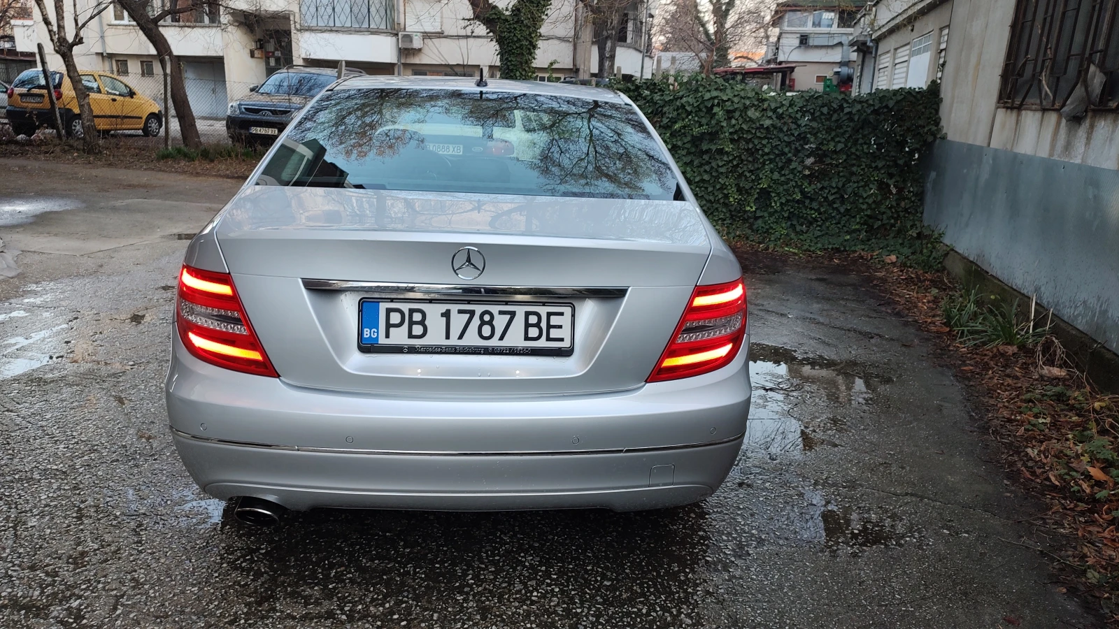 Mercedes-Benz C 200, снимка 4 - Автомобили и джипове - 54357165
