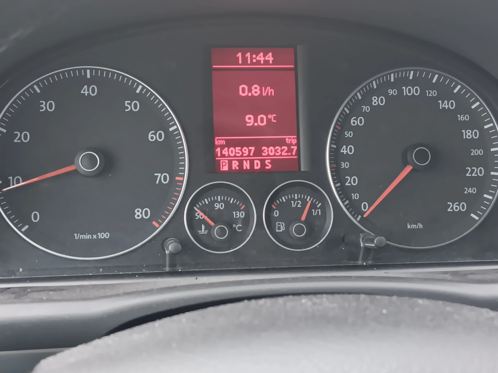 VW Touran, снимка 8 - Автомобили и джипове - 54458698