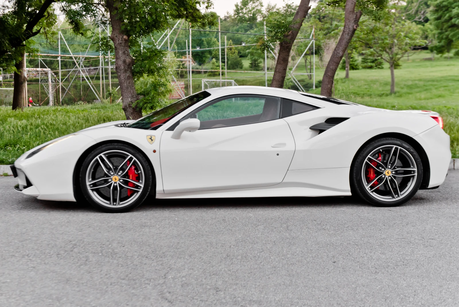 Ferrari 488 7500км , снимка 4 - Автомобили и джипове - 54695112