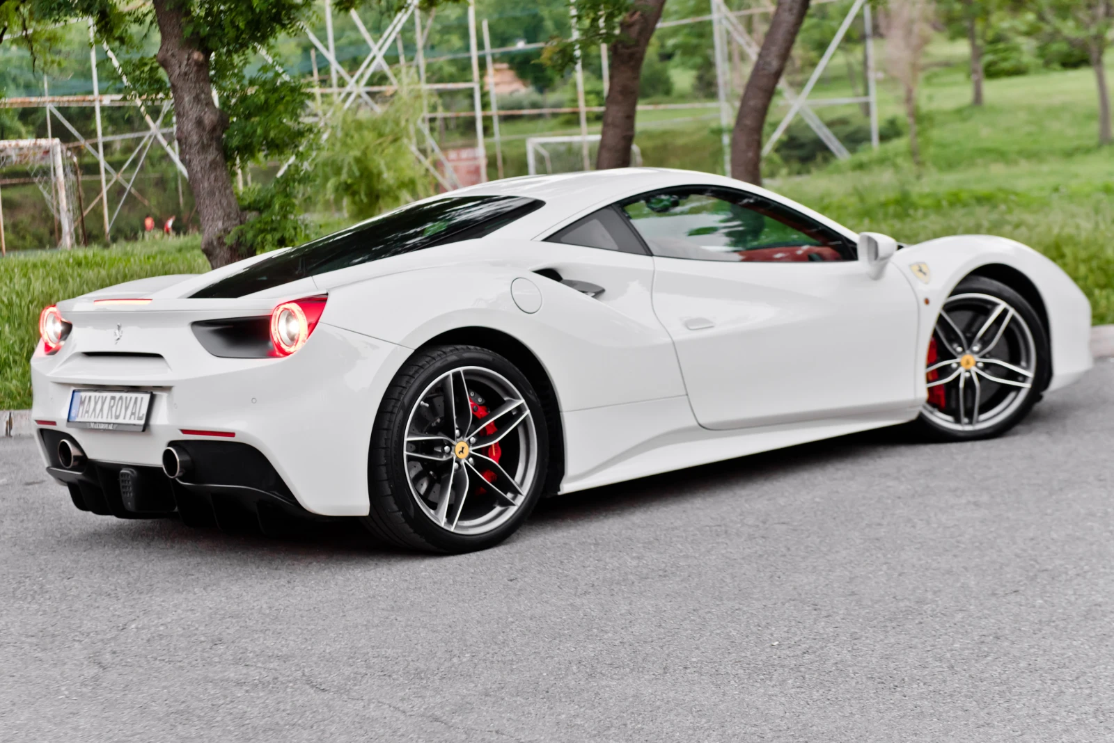Ferrari 488 7500км , снимка 7 - Автомобили и джипове - 54695112