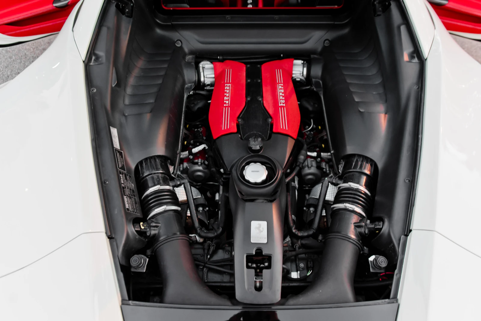 Ferrari 488 7500км , снимка 16 - Автомобили и джипове - 54695112