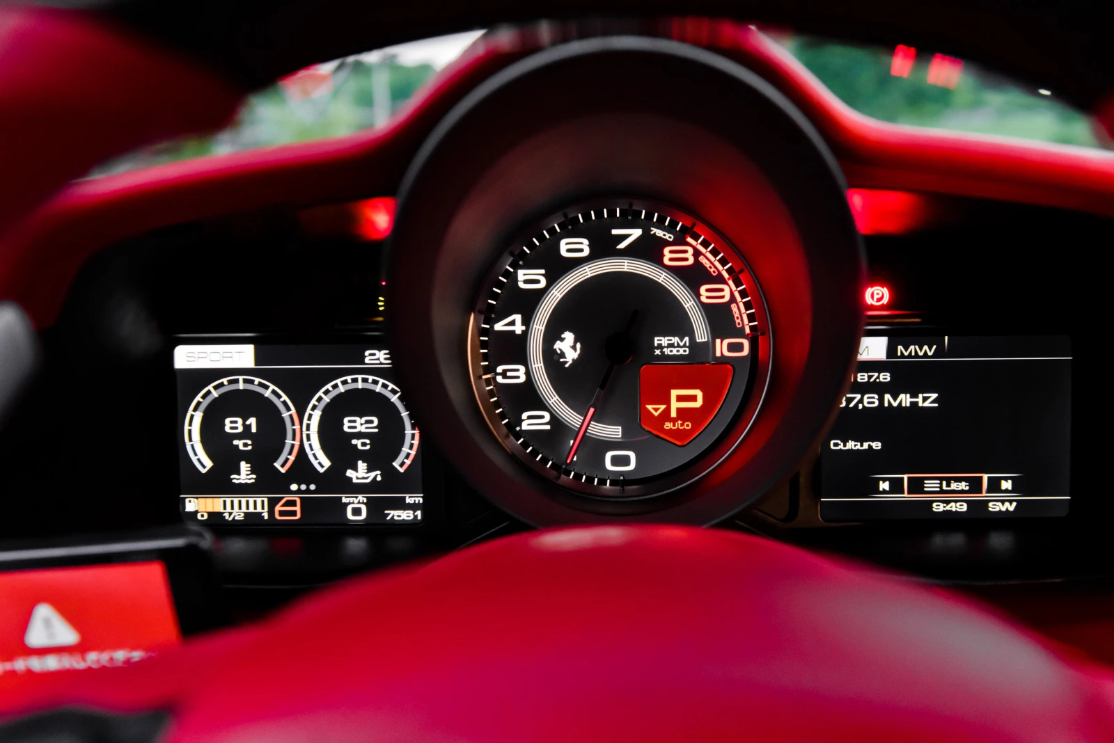 Ferrari 488 7500км , снимка 13 - Автомобили и джипове - 54695112