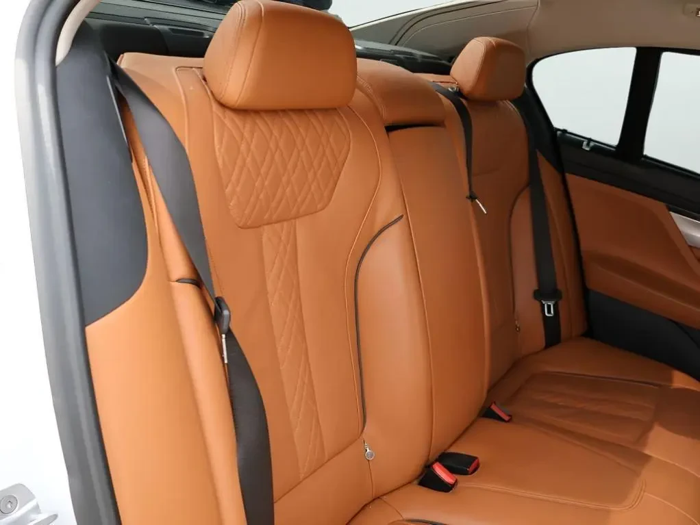 BMW 740 xDrive, снимка 13 - Автомобили и джипове - 54811329