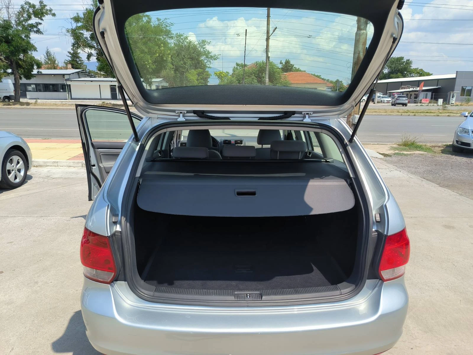 VW Golf Variant 1.9d-Automat, снимка 10 - Автомобили и джипове - 55350654