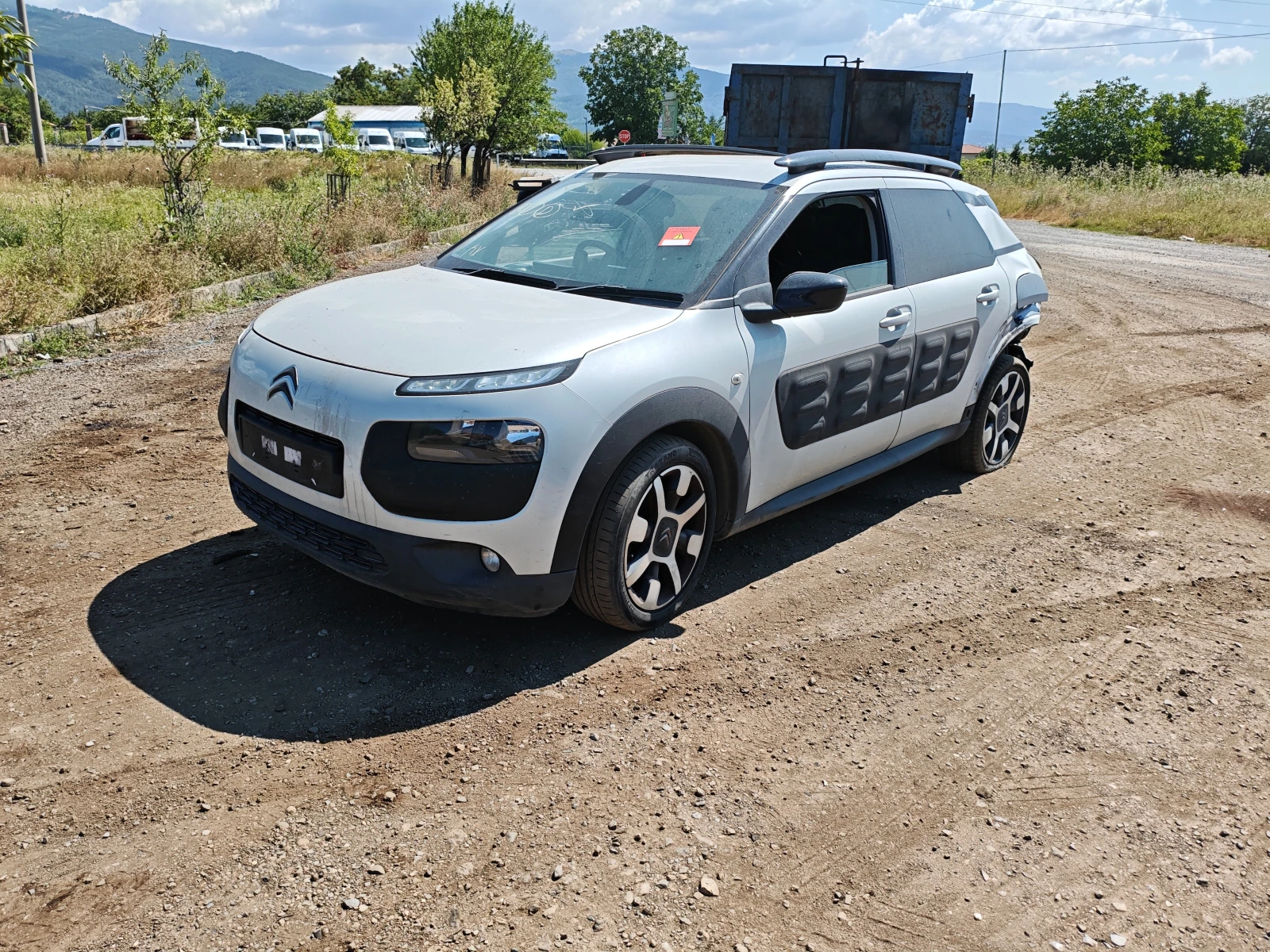 Citroen C4 Cactus 1.2i, снимка 4 - Автомобили и джипове - 55466561