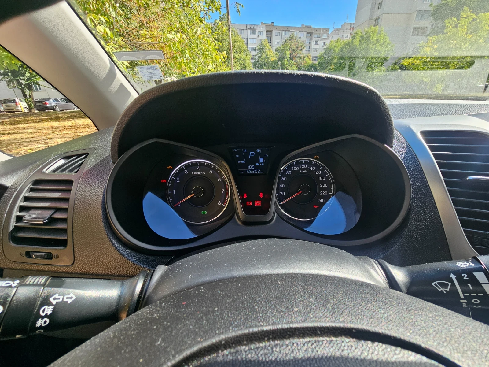 Hyundai Ix20, снимка 8 - Автомобили и джипове - 55892524