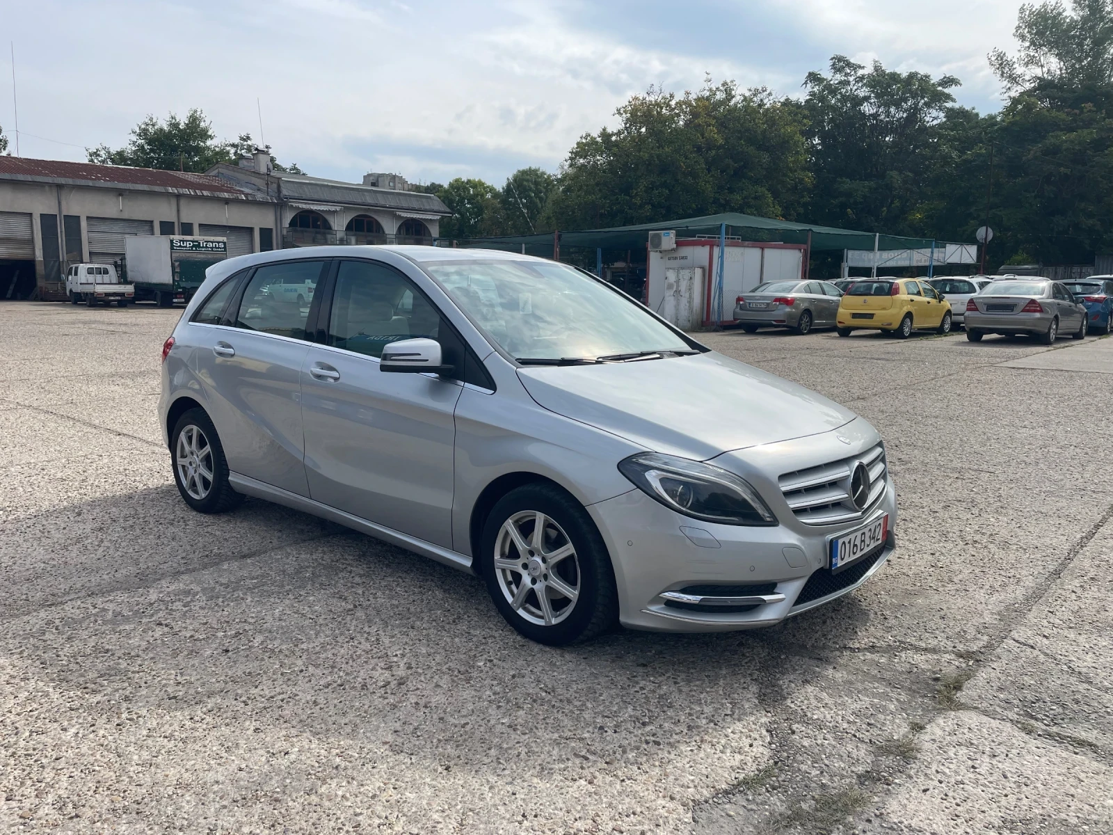 Mercedes-Benz B 180, снимка 8 - Автомобили и джипове - 56273336