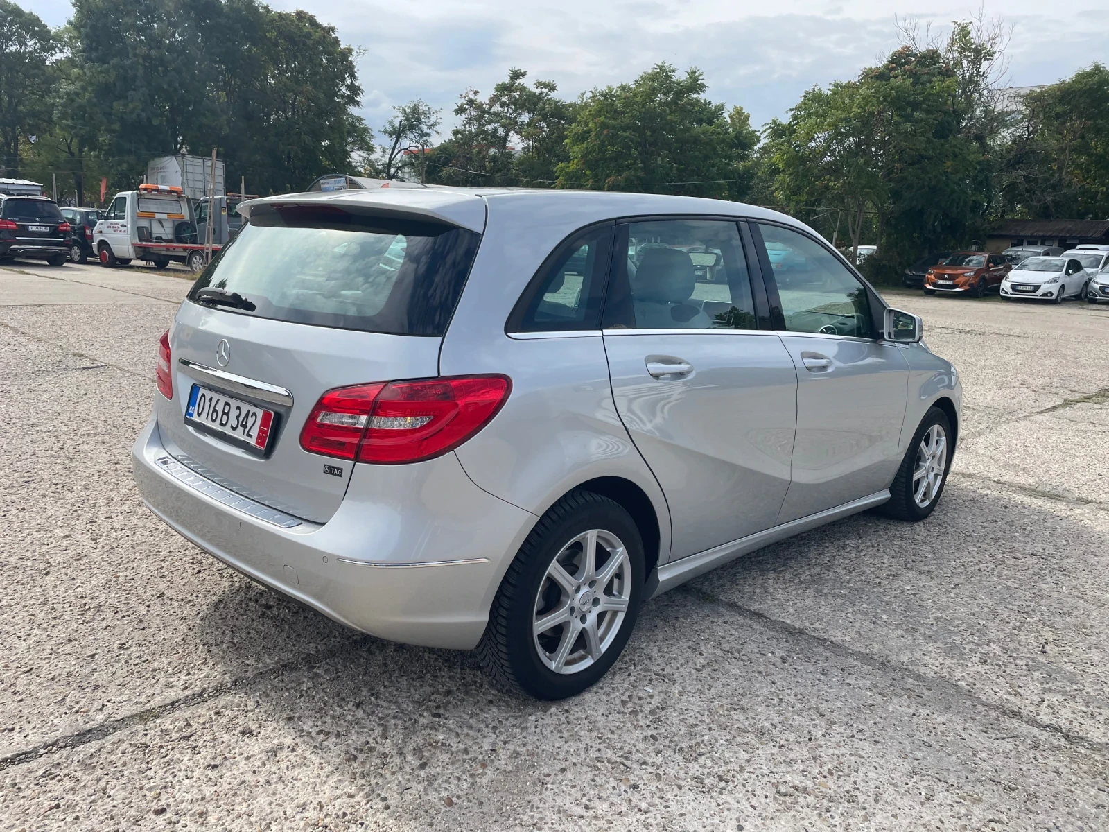 Mercedes-Benz B 180, снимка 6 - Автомобили и джипове - 56273336