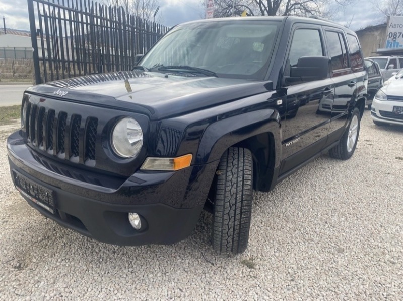 Jeep Patriot 2.2 Дезел, 4х4, Кожен салон, Навигация, Подгрев, Т, снимка 2 - Автомобили и джипове - 46720247