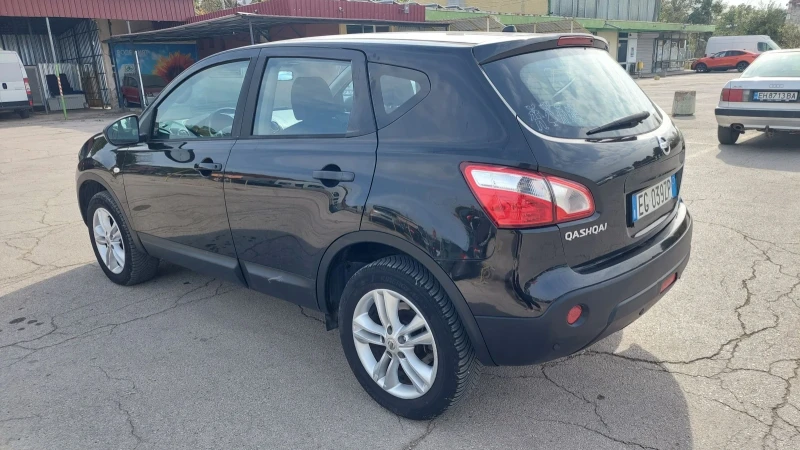 Nissan Qashqai 1.5dci, снимка 5 - Автомобили и джипове - 52148779