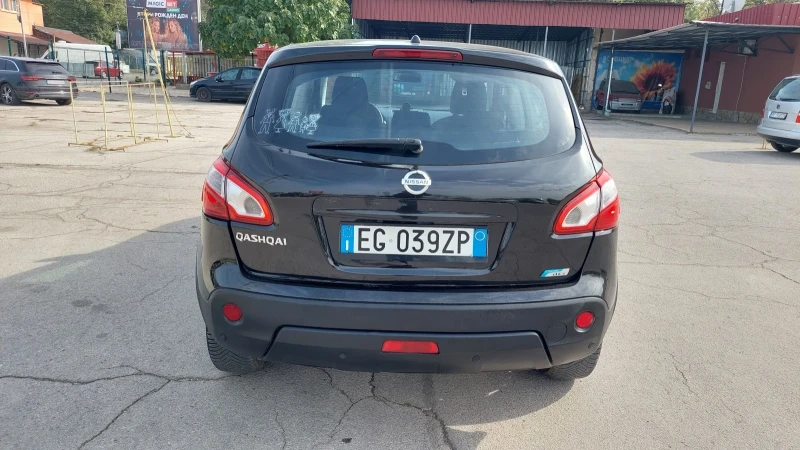 Nissan Qashqai 1.5dci, снимка 6 - Автомобили и джипове - 52148779
